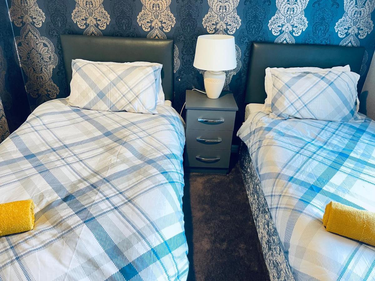 3 Bedroom Holiday House,Close To M6-Express Way To Centre Birmingham Buitenkant foto